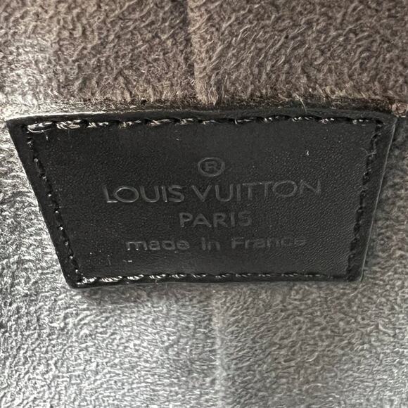 Louis Vuitton Demi Lune Epi Leather Black Shoulder Bag Fixed Strap - Picture 2 of 9